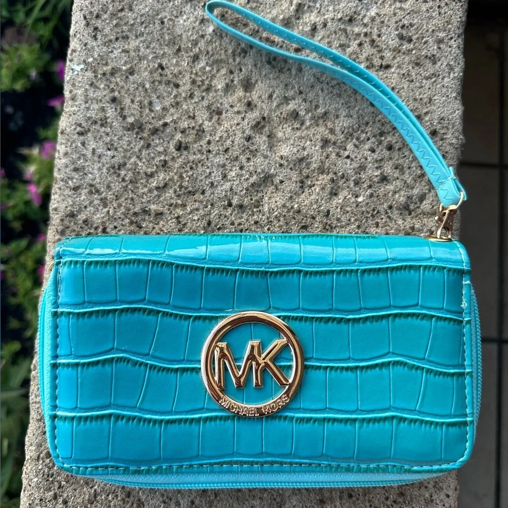 NWOT Michael Kors Turquoise Croc-Embossed Wristlet with Gold MK Logo